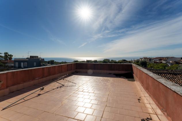 casa indipendente in vendita ad Aci Castello