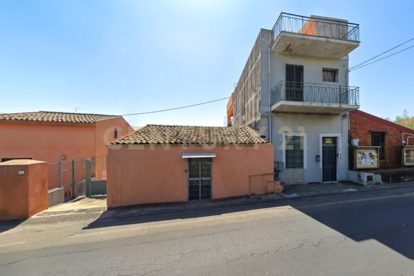casa indipendente in vendita ad Aci Castello