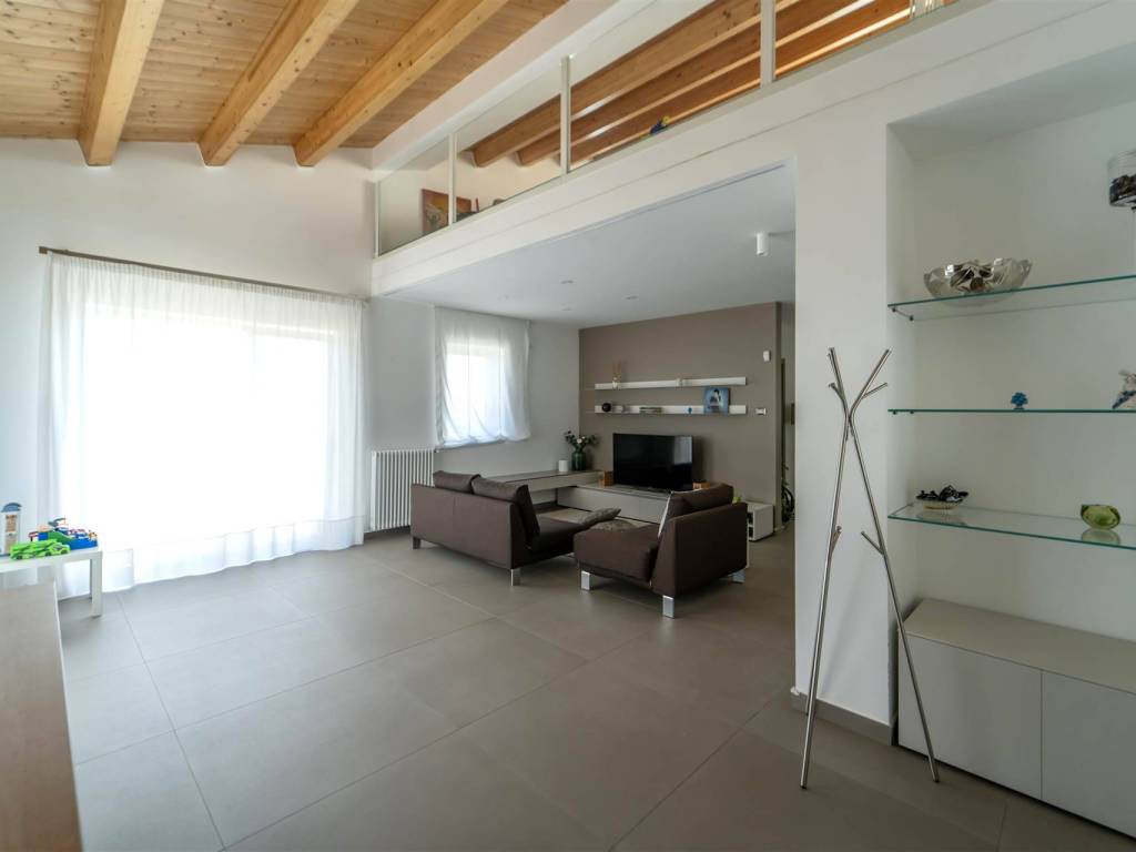 casa indipendente in vendita ad Aci Castello