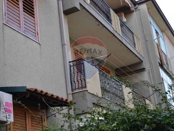 appartamento in vendita ad Aci Castello in zona Ficarazzi