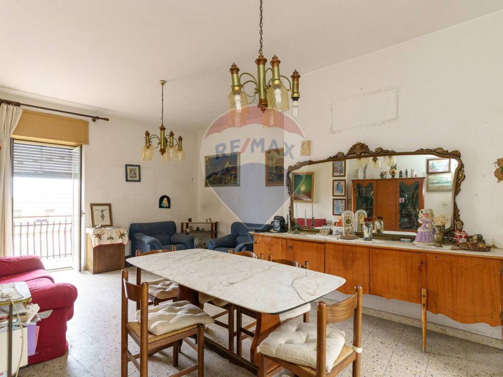 appartamento in vendita ad Aci Castello