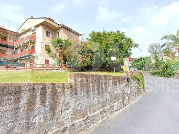 appartamento in vendita ad Aci Castello
