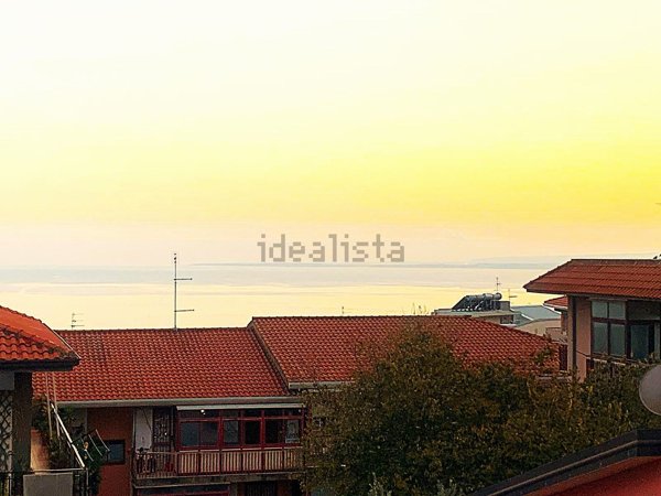 appartamento in vendita ad Aci Castello in zona Ficarazzi