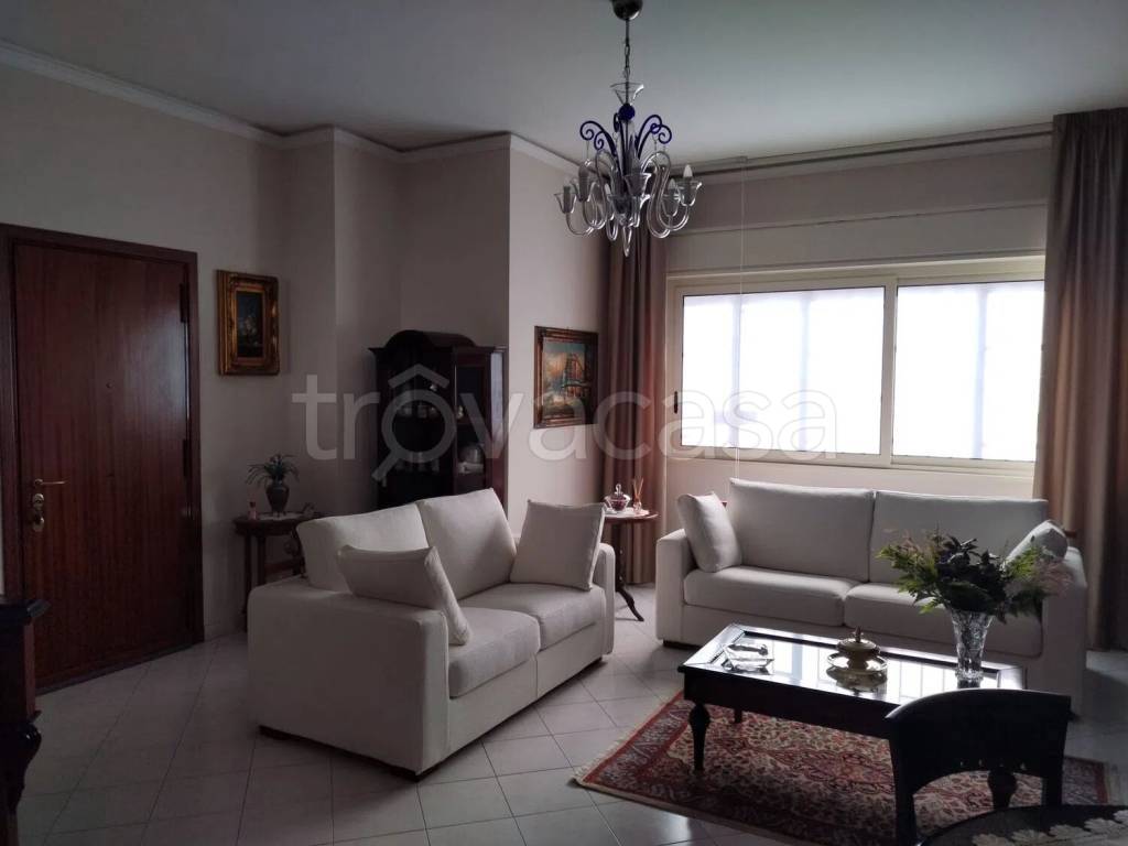 appartamento in vendita ad Aci Castello