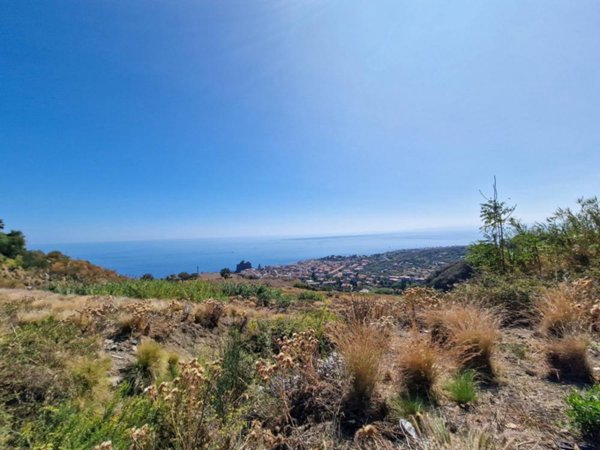 terreno agricolo in vendita ad Aci Castello in zona Ficarazzi
