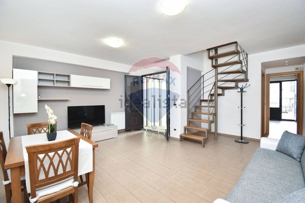 appartamento in vendita ad Aci Castello