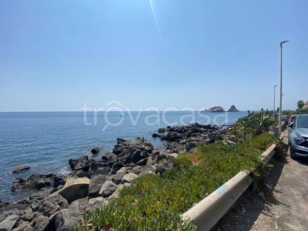 appartamento in vendita ad Aci Castello