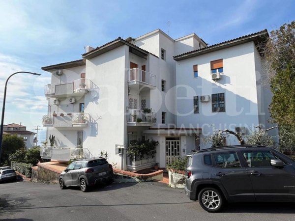 appartamento in vendita ad Aci Castello
