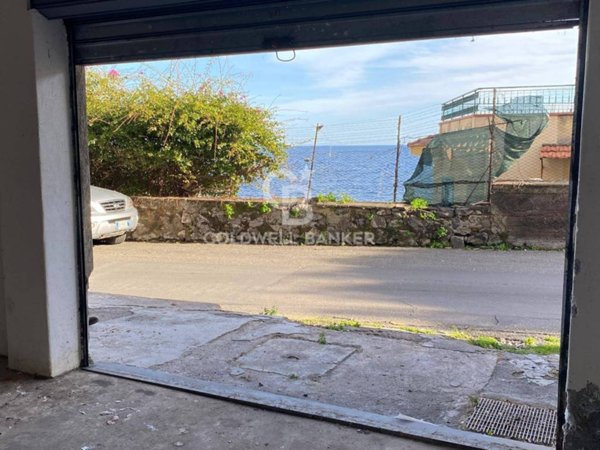villa in vendita ad Aci Castello