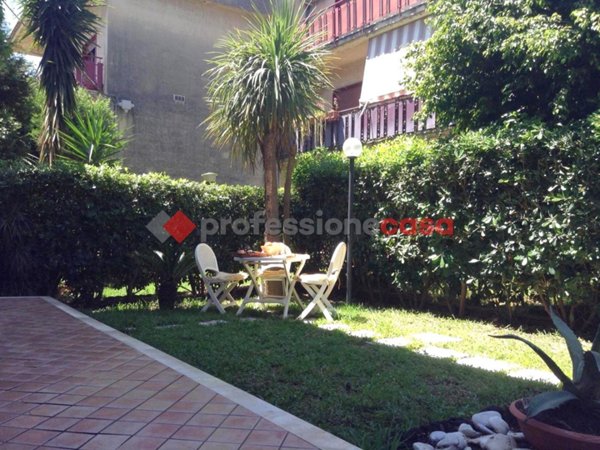 appartamento in vendita ad Aci Castello in zona Ficarazzi