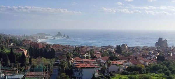 appartamento in vendita ad Aci Castello