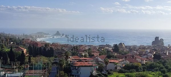 appartamento in vendita ad Aci Castello