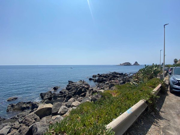 appartamento in vendita ad Aci Castello