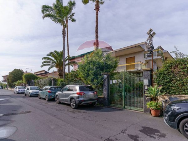 casa indipendente in vendita ad Aci Castello in zona Cannizzaro