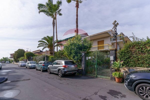 casa indipendente in vendita ad Aci Castello in zona Cannizzaro