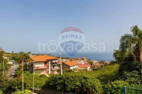 appartamento in vendita ad Aci Castello