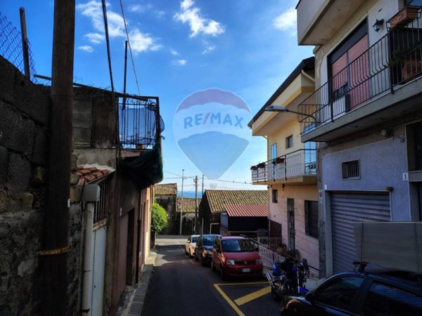 appartamento in vendita ad Aci Castello in zona Ficarazzi