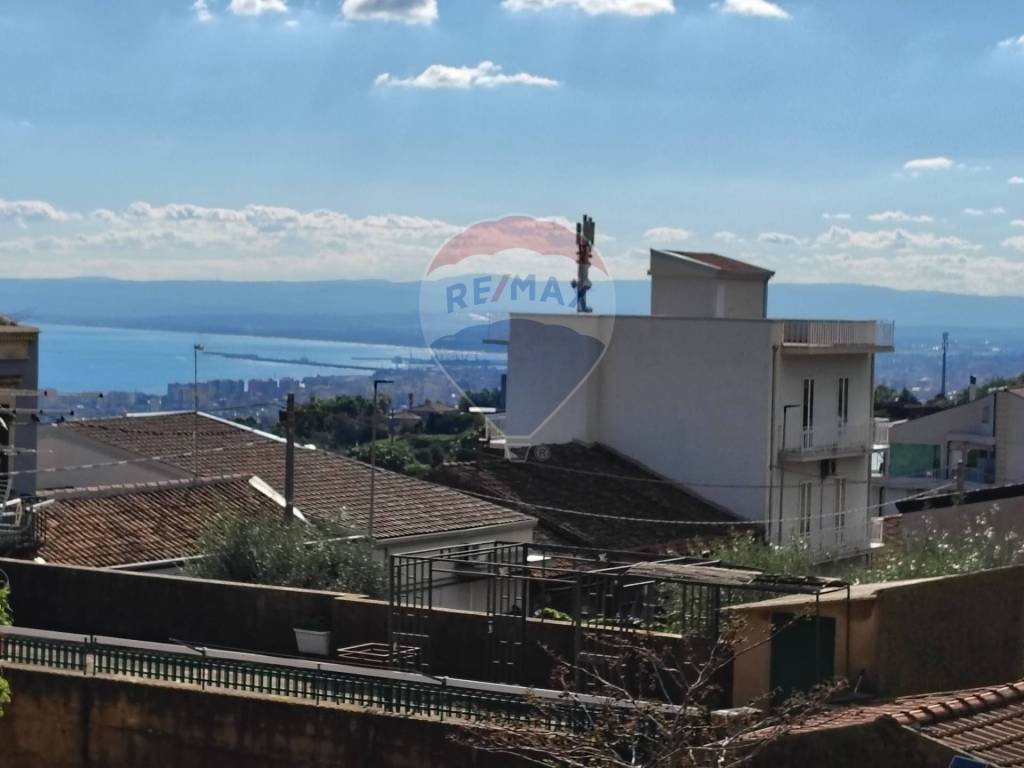 appartamento in vendita ad Aci Castello in zona Ficarazzi