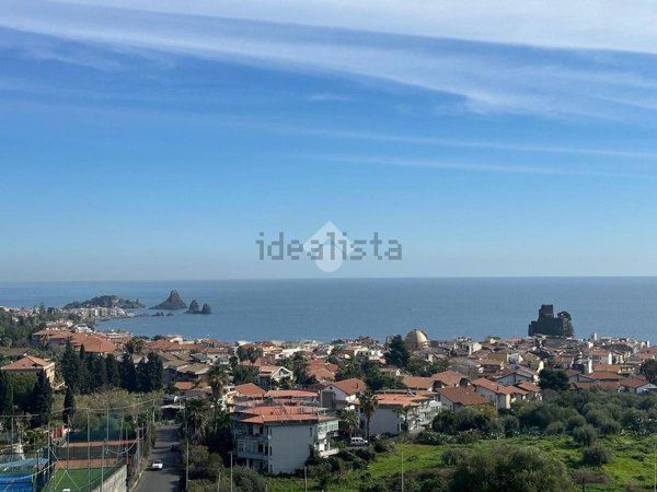 appartamento in vendita ad Aci Castello
