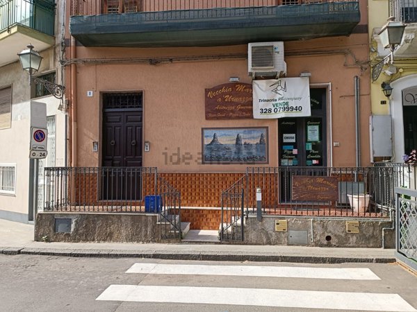 appartamento in vendita ad Aci Castello