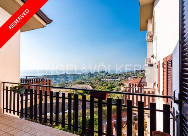 appartamento in vendita ad Aci Castello in zona Ficarazzi