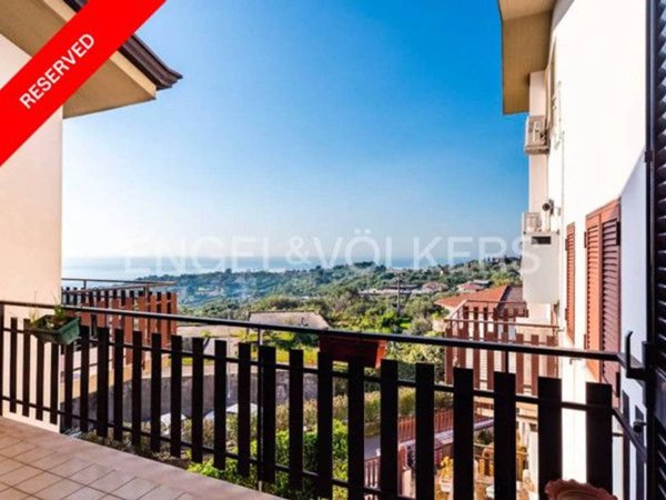 appartamento in vendita ad Aci Castello in zona Ficarazzi