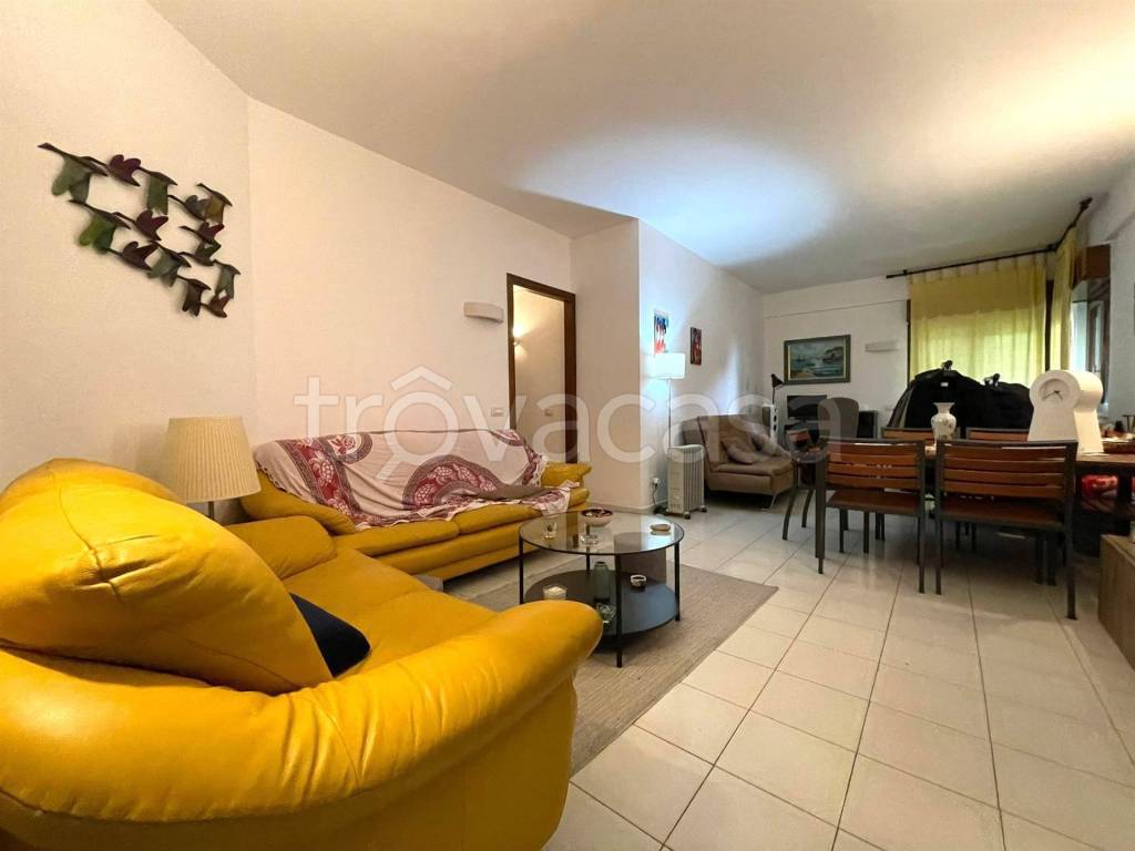 appartamento in vendita ad Aci Castello
