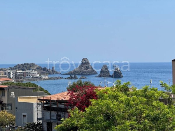 appartamento in vendita ad Aci Castello