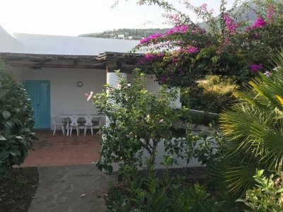 casa indipendente in vendita ad Aci Castello