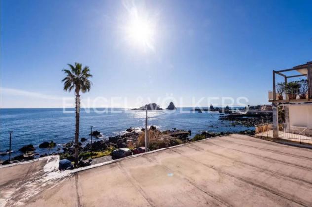 casa indipendente in vendita ad Aci Castello in zona Aci Trezza