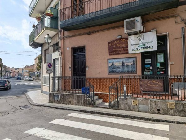 appartamento in vendita ad Aci Castello