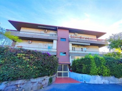 appartamento in vendita ad Aci Castello