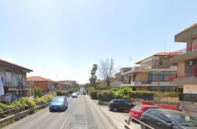 appartamento in vendita ad Aci Castello