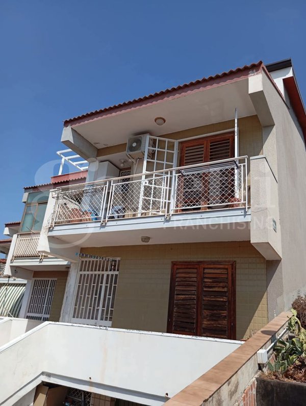 appartamento in vendita ad Aci Castello