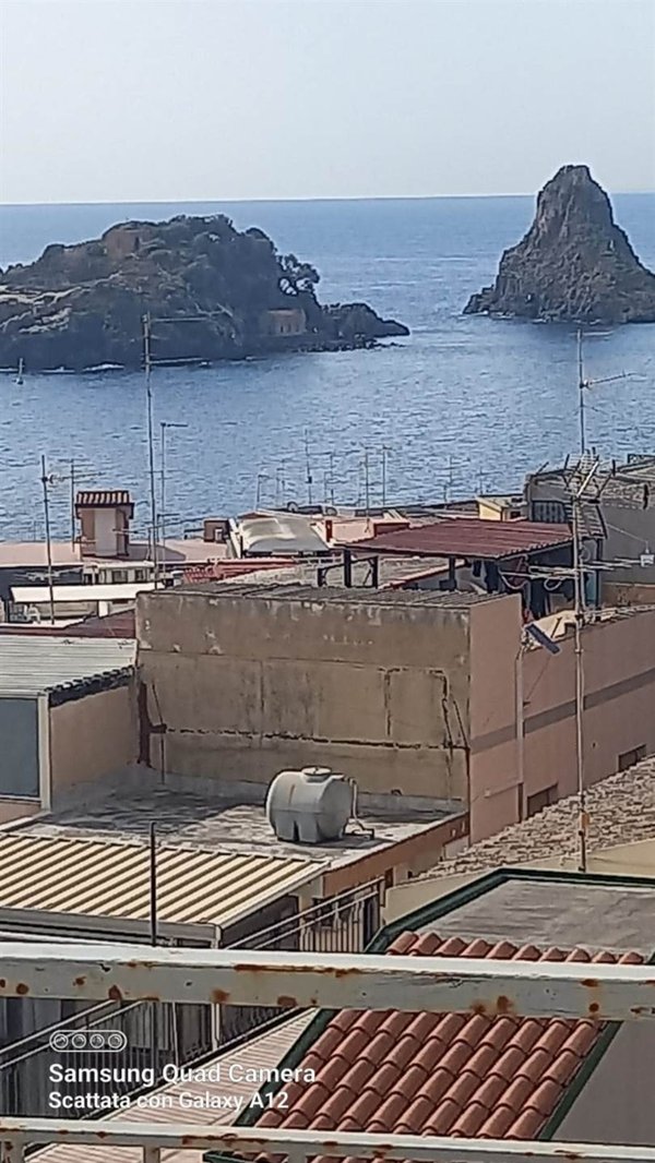 appartamento in vendita ad Aci Castello