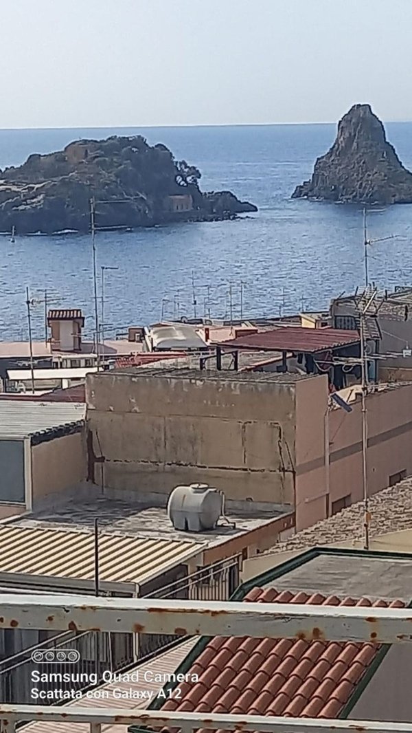 appartamento in vendita ad Aci Castello