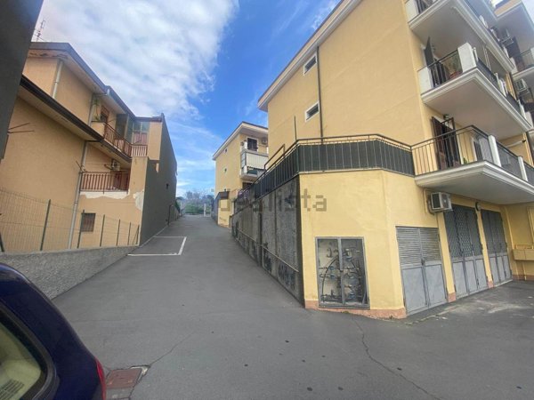 appartamento in vendita ad Aci Castello in zona Ficarazzi