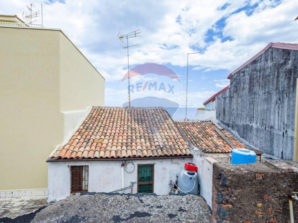 casa indipendente in vendita ad Aci Castello