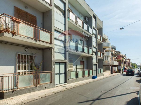 appartamento in vendita ad Aci Castello