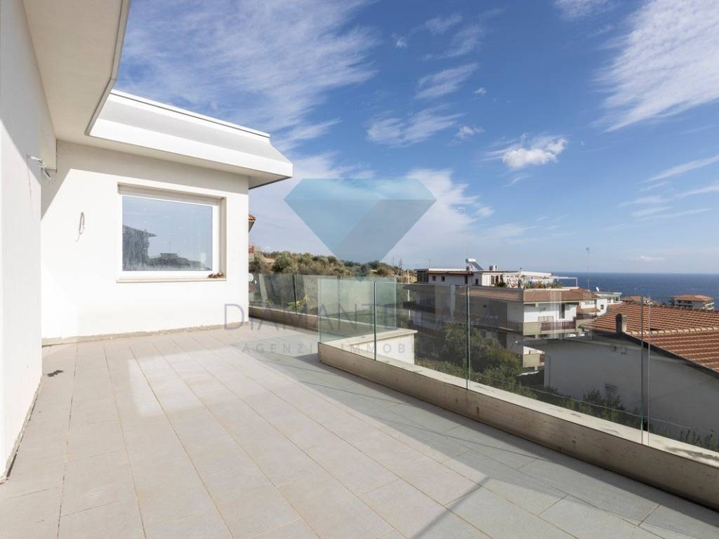 casa indipendente in vendita ad Aci Castello in zona Aci Trezza