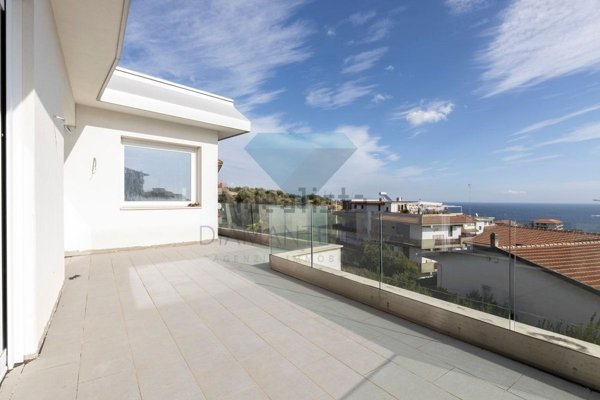 casa indipendente in vendita ad Aci Castello in zona Aci Trezza