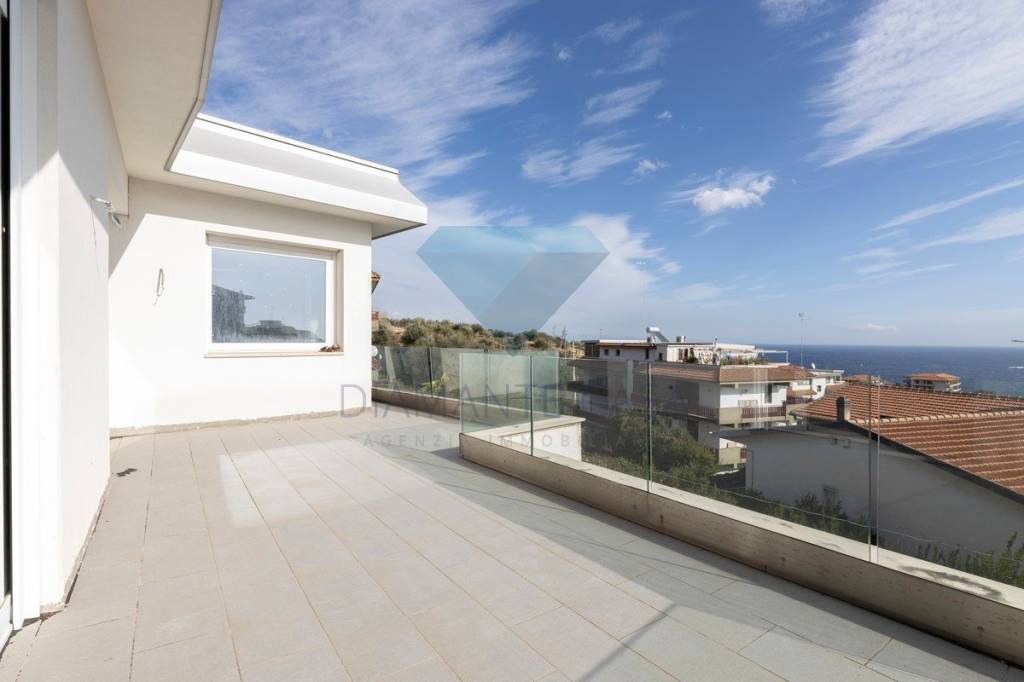 casa indipendente in vendita ad Aci Castello in zona Aci Trezza