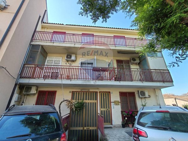 appartamento in vendita ad Aci Castello