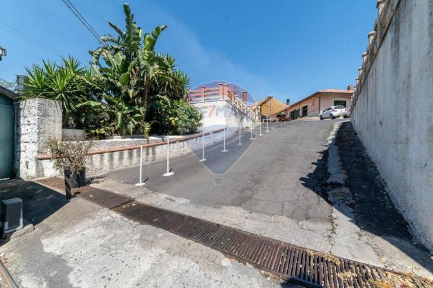 casa indipendente in vendita ad Aci Castello in zona Ficarazzi
