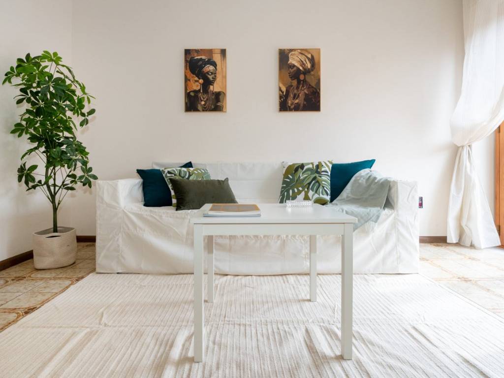 appartamento in vendita ad Aci Castello