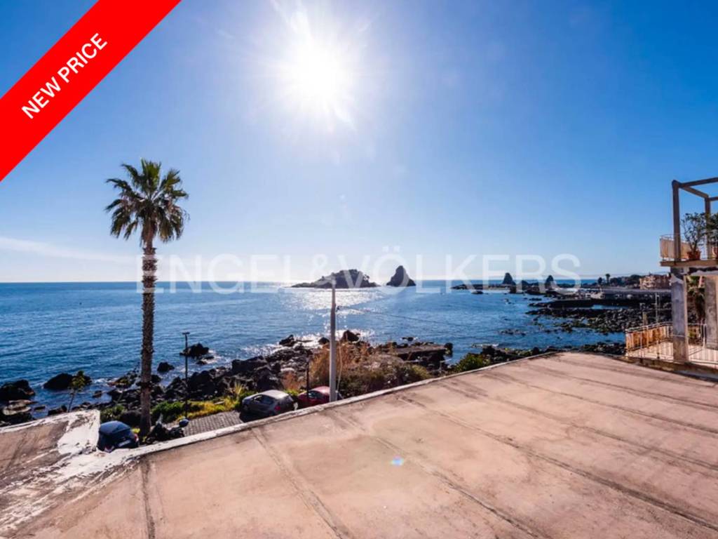 casa indipendente in vendita ad Aci Castello in zona Aci Trezza