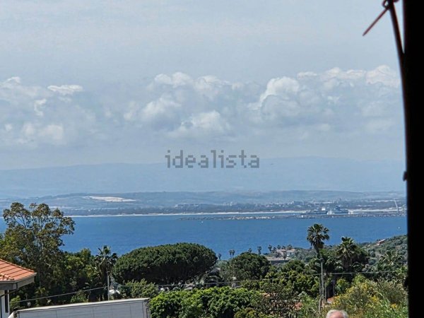 appartamento in vendita ad Aci Castello