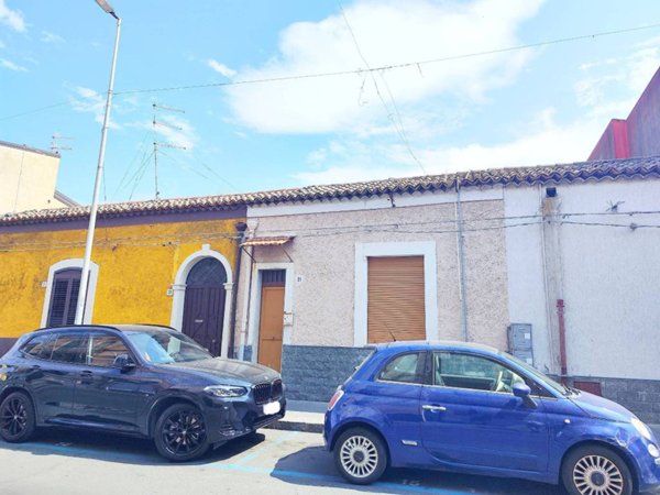 casa indipendente in vendita ad Aci Castello in zona Cannizzaro