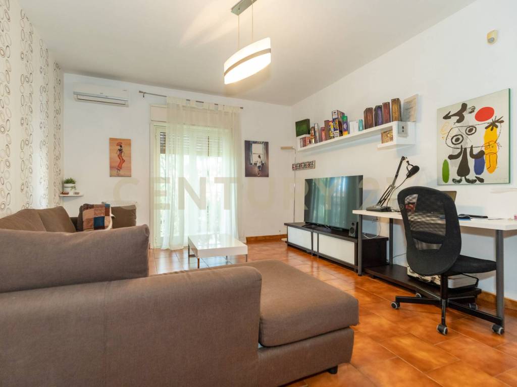 appartamento in vendita ad Aci Castello