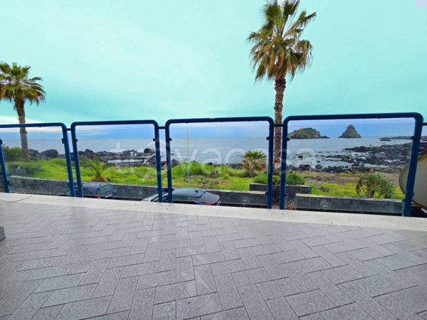 appartamento in vendita ad Aci Castello